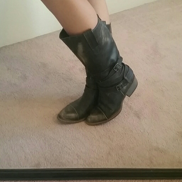 Distressed cowgirl boots - Picture 4 of 8